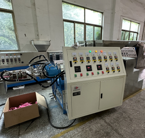Certificat CE à vis unique Chine Ligne de production Gomme PVC Making Machine